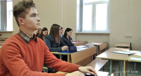 Students in an ACET Russia education session